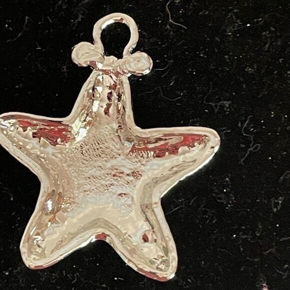 Vintage 1.75” silver tone star charm pendant with jump hoop - Picture 4 of 6